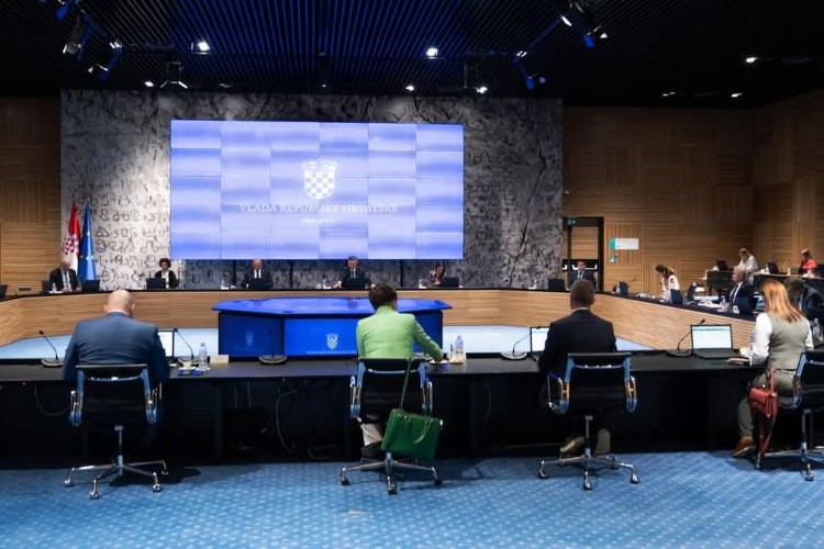 Slika /slike/Priopcenja/slika vlada rh.jpg